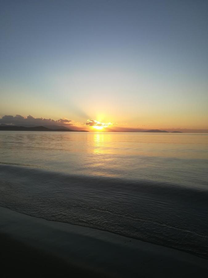 Marathon Beachside Villa 100M From The Beach สคีเนียส ภายนอก รูปภาพ