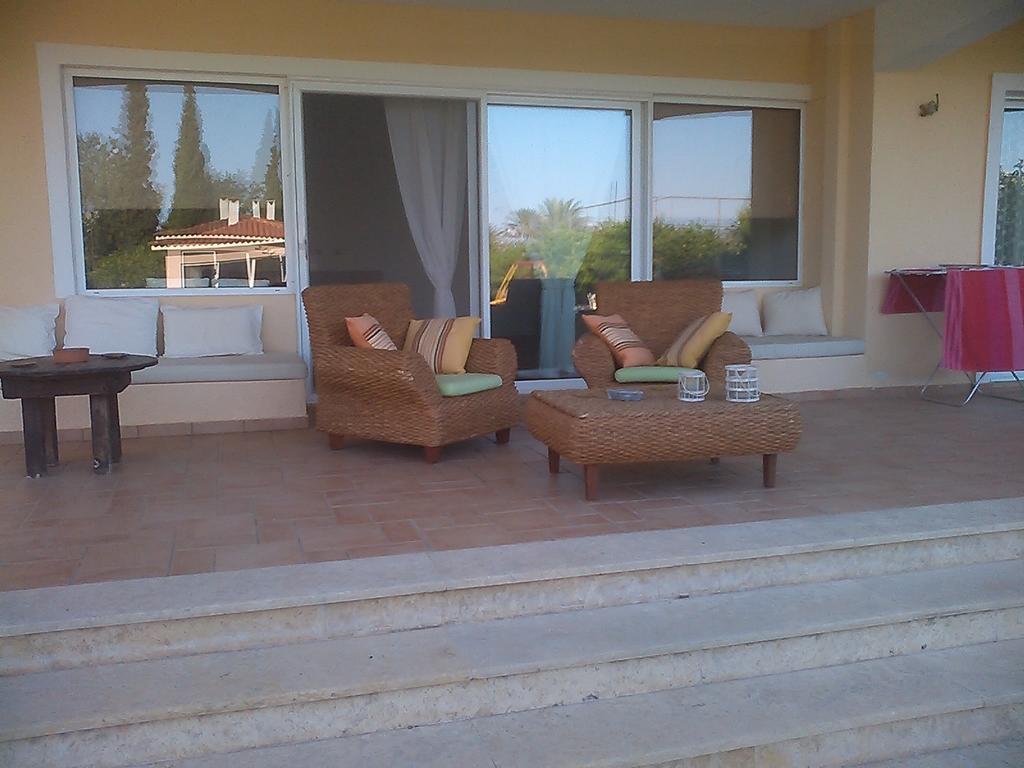 Marathon Beachside Villa 100M From The Beach สคีเนียส ภายนอก รูปภาพ