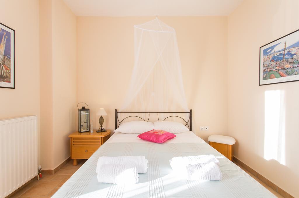Marathon Beachside Villa 100M From The Beach สคีเนียส ภายนอก รูปภาพ