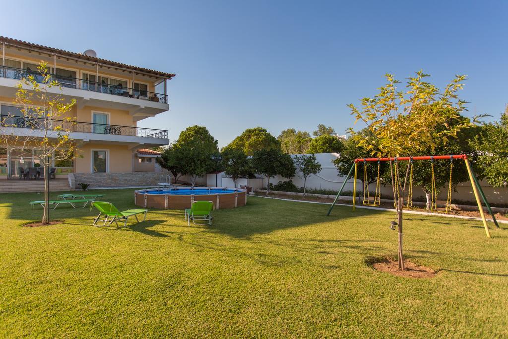 Marathon Beachside Villa 100M From The Beach สคีเนียส ภายนอก รูปภาพ