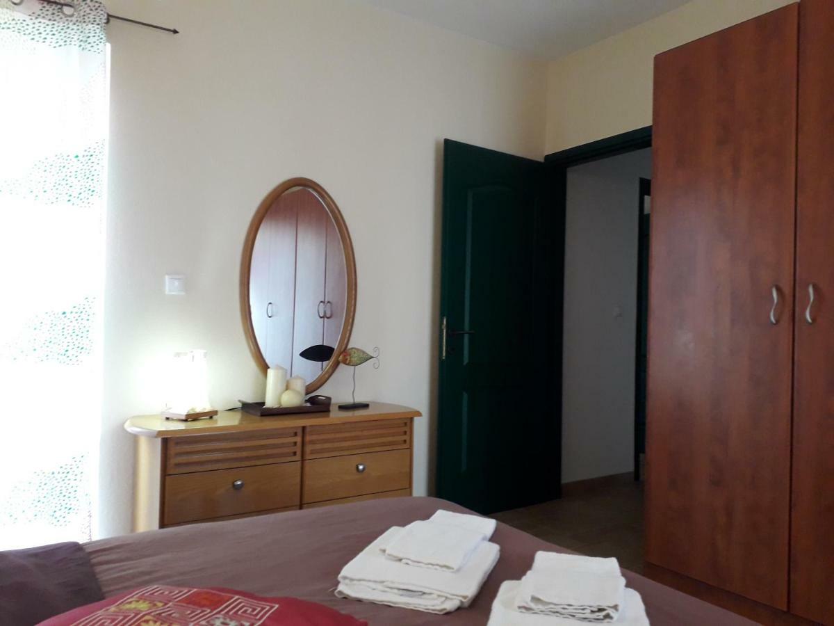 Marathon Beachside Villa 100M From The Beach สคีเนียส ภายนอก รูปภาพ