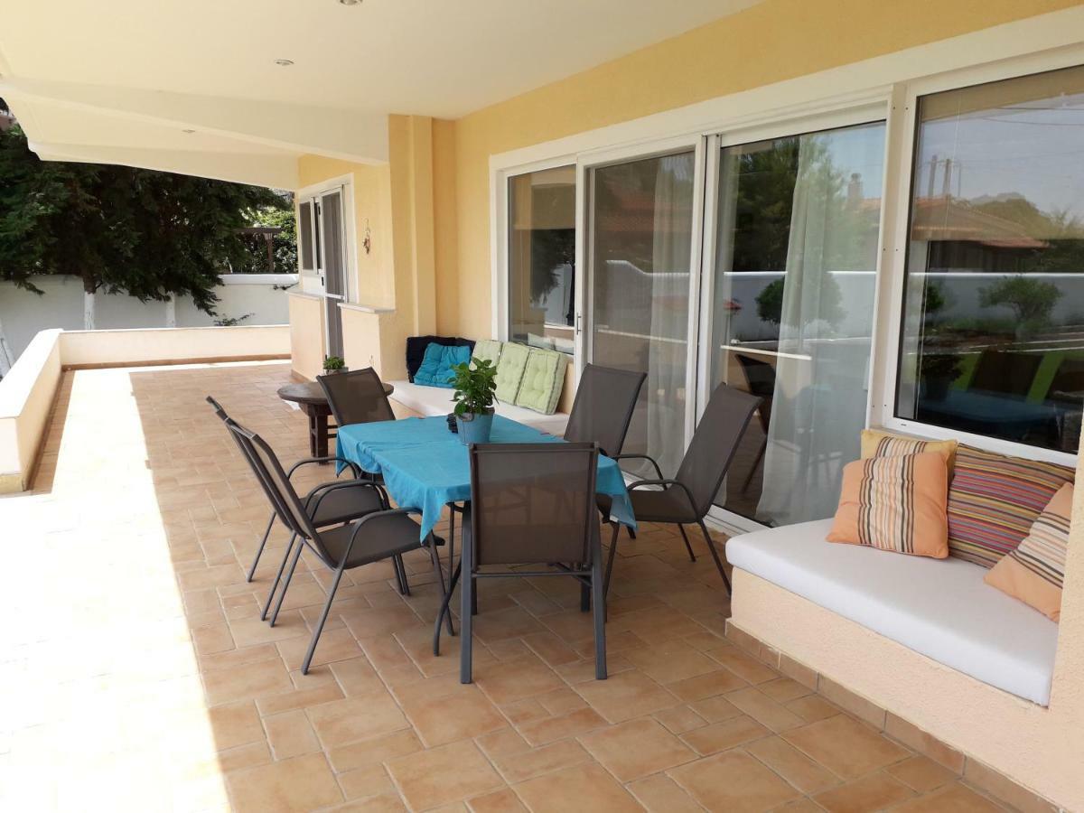 Marathon Beachside Villa 100M From The Beach สคีเนียส ภายนอก รูปภาพ